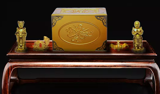 隨葬品在傳統(tǒng)葬禮中標志墓主的身份、地位